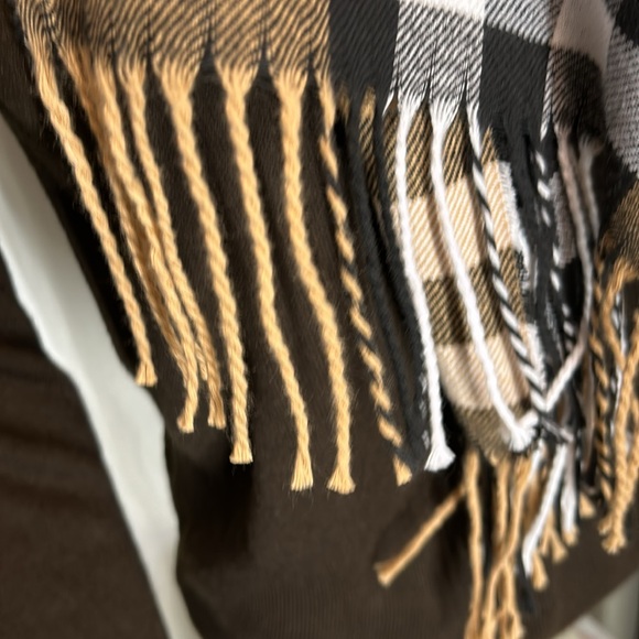 Tartan Plaid Scarf with fringe oblong 100% acrylic. tan white black 70 X 13 new - Picture 11 of 11